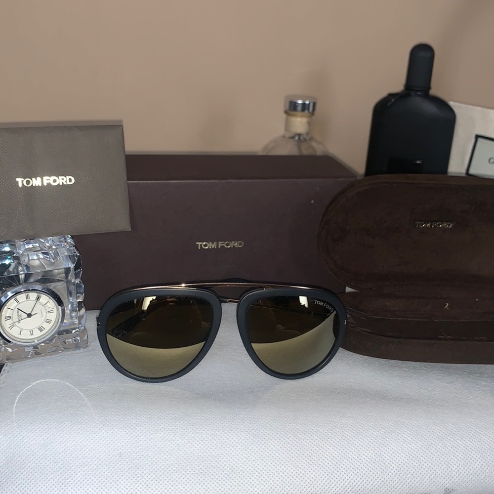 TOM FORD